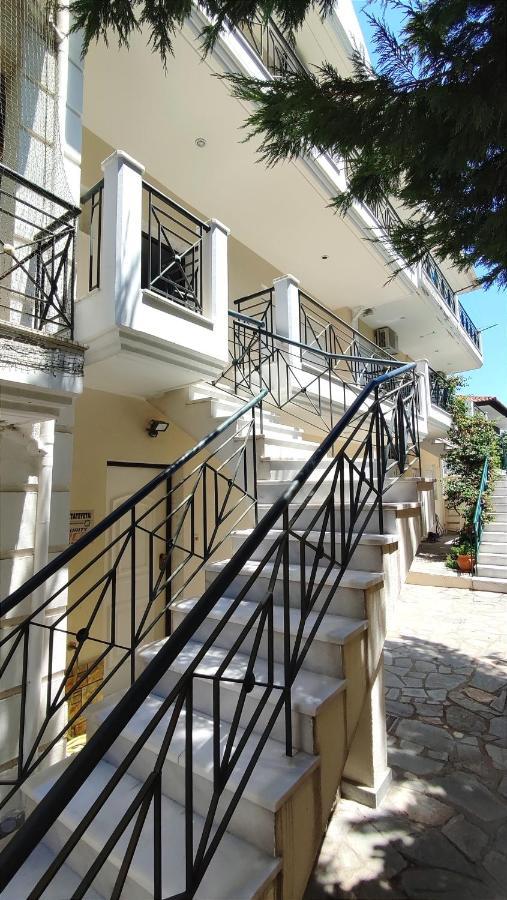 The Golden Guest House Περαία Εξωτερικό φωτογραφία